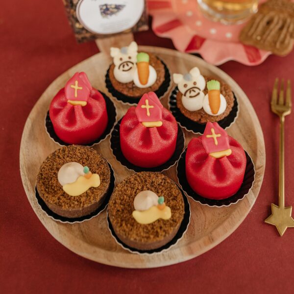 Sinterklaas petitfours