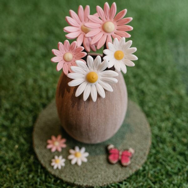 Chocolade bloemenvaas met bloemen